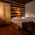 Inn Pod Jednou Strechou *